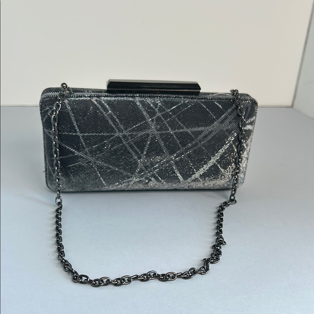 Sondra Roberts Hard Case Convertible Clutch
Black/silver Metallic